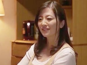 「実際の私は地味な女…」エロ小説を執筆している人妻が友人の息子と不道徳なセックスに溺れてしまう！！