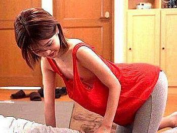 ＜ヨガ講師！＞ウソだろ？スレンダー美乳おっぱい激カワ講師！先生の胸チラでがちセックス発展すっぞ(アダルト動画)