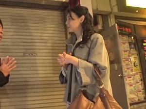 「私みたいなおばさんを&hellip;？」素人おばさんをナンパ！お願いされると断れないアラフィフ熟女を連れ込んで大人の熟れた肢体を堪能