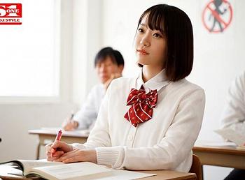 勝手にビクビクと動くエロい腰、松葉くずしで角度を変えて責め続ける。 生で挿れたい！！ どんだけSEXしたいんだよw