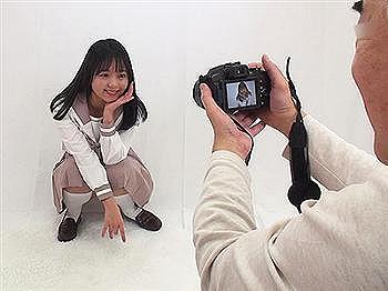 【性転換×中出し】泉りおん 亀田アマチュアカメラマンが定期的にカメラ仲間を集めて撮影会を開いている。コスプレ用の首輪には