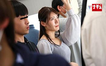 【お姉さん×痴漢】満員電車でエッチな身体が分かってしまうマキシワンピを着たお姉さんが固定バイブで犯される！