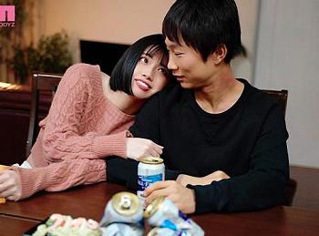 硬直したイチモツをぬるんぬるんシコシコしごき精液を搾り出す。 それでも収まる事の無い性欲。 終電逃して同僚の部屋にお泊り