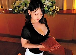 【メンズエステ巨乳】むっちり裸体を動かし擦れる隙間から突き上げられ膣内射精される神乳女