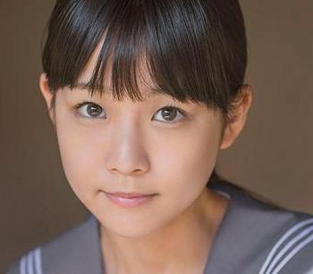【初撮り】顔も体も完全に中学生！あまりにもロリ美少女な女子がAVデビュー！！三葉せり