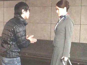 ＜スチュワーデス ＞え？これからですか？仕事帰りの上品なキャビンアテンダント！チェリー君筆おろしシチャウ(無料エロ動画)