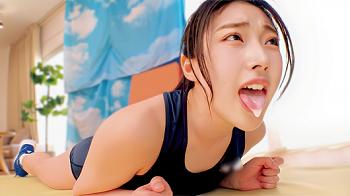 【素人ナンパ】「お漏らししちゃった…!」ワキを見せながらディルドにまたがる貧乳ロリな女子大生!