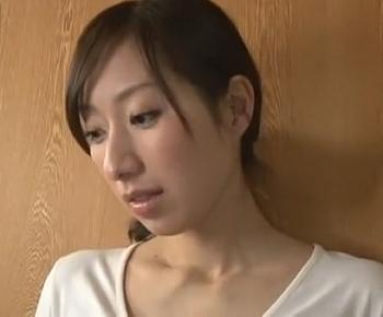 【中出し】美人すぎる兄貴の嫁をおかずにセンズリ！バレてしまい流れで禁断ファック