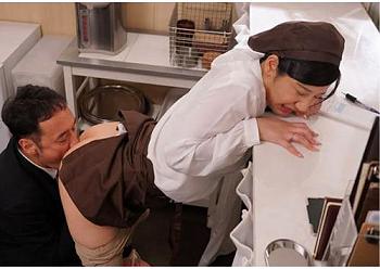 《西野絵美》旦那とオープンさせたカフェを守るためカラダでフランチャイズのロイヤリティの支払いをする貞淑妻！