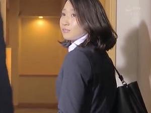 【女上司NTR】「私がいいって言ったら良いのよ…」２人だけの出張が男女を狂わせる！！夜が明けても下半身の疼きがおさまらず
