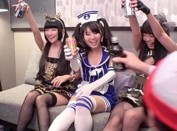 木○優◯菜似のスレンダー美ボディギャルと中出しセックス!ハロウィンで浮かれた三人組をヤリ部屋にご案内!