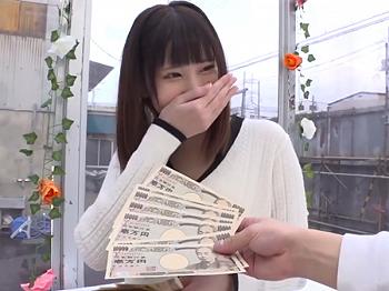 【マジックミラー号で生ハメ】 お金で釣って中出しOK！ デカチンで激しく突かれ、感じちゃう♡