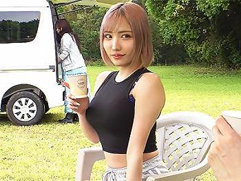 《寝取られ》挑発的な豊満バストのギャルが披露する至高の快感！完璧なプロポーションを堪能しクライマックスで爆発する一瞬を絶