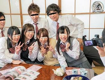 旅先の夜に選ぶ、それぞれの距離