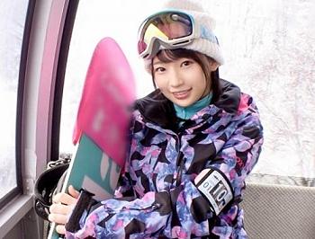 ゲレンデナンパ！スノボをしていた女子大生2人組に声をかける、「	ひかるちゃん 20歳」は美白美肌な最強ボディでした！