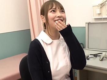 『えっ&hellip;ずっと勃起してるんですか？』白衣の天使看護師さんナンパして何回射精しても肉棒萎えない男の悩み相談お願いしたら&hellip;