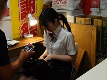 【万引きJKの代償】『やだ…でも仕方ない…』真面目そうな女子高生がコンドーム万引きでまさかの折檻SEX！？親や学校にバレ
