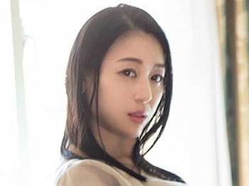 【美人&times;素人】人妻NTR不倫セックスする四十路の美人奥様！旦那とは半年もセックスレスなの！