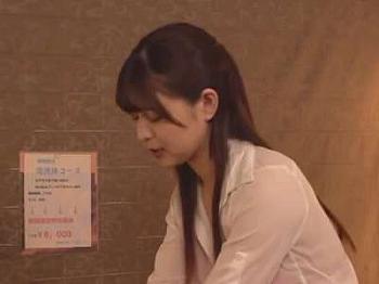 【ご奉仕】NG行為なのにぐうシコ美人メンエス嬢がお客とえちえちSEX！その様子を盗撮！泡洗体からビキニ着エロずらしハメ！