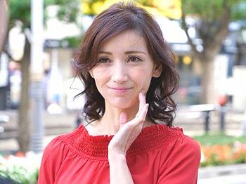 【熟女ナンパ】50代美魔女美女人妻にお願いし下着チェック⁉バイブ電マのおもちゃ責めで痙攣イキから不倫セックスして中出し！