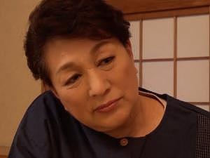 【祖母子相姦】「ばあちゃん…！！」可愛い孫の失恋の傷を癒やしすぎてしまう還暦熟女！！その女体は年の割にまだ張りもあり…