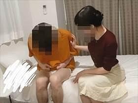 【個人撮影】ねぇ？ふぇらって何？美人で可愛い巨乳の義理のお母さんから僕のミルクを飲んでもらいました。