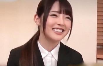 ＜鬼畜・・ナカだし_レ◯プ面接＞パクッ・・フ○ラ得意〜ウブ女子大生にを狙ったヘンタイデカマラが無許可で注入するエロ動画w