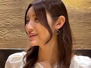 【巨乳×素人】中出しな人妻NTR不貞セックスする28歳アラサー巨乳スレンダーボディのセクシー美人奥さま！