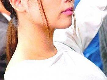 ＜痴漢！＞「乳首ダメなの…」乳首フル勃起の巨乳おっぱい激エロ美女お姉さん！痴漢師に乳首責めで犯されレイプ(アダルト動画)