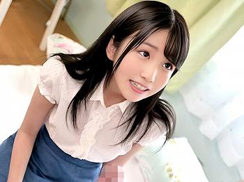 SEX依存の小柄な敏感ミニマム美少女‼羞恥な舐め調教で大量潮吹き…痙攣するエロ貧乳が絶倫3Pでエビ反り絶頂！＜コスプレ＞