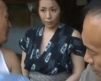 【ヘンリー塚本作品】「戦争で亡くなった兄ちゃんの代わりに俺と結婚してくれんか&hellip;」戦時中の未亡人。一家の男たちと&hellip;