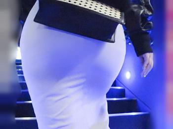 「中出し不貞/誘惑ピタパン」ずぶにゅぷぅ~バック好き好き！旦那じゃ中逝き出来ない淫獣の専業主婦が他人棒を食い漁るエロ動画