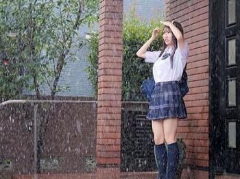 【JKレイプ】『ちょっと雨宿りさせてください…』帰宅したら家の玄関に濡れ透けな学生が…無防備な姿のロリ美少女を犯す事に