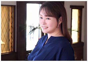 《永瀬陽子&times;長身奥さま》長身フェチ男子はウェルカムの奔放ドスケベ奥さまがAV初脱ぎ！