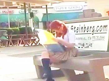 バスへ乗車するカワイイ白人の女子高生が痴漢の魔の手に犯されて強制フェラ抜き！