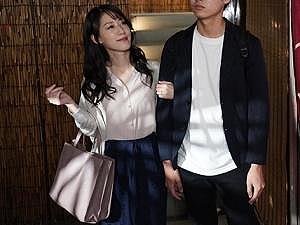 【人妻NTR】結婚5周年記念に訪れた温泉旅館…「え、今は貸し切りの時間ですよ！？」混浴風呂に輩が乱入してきて…