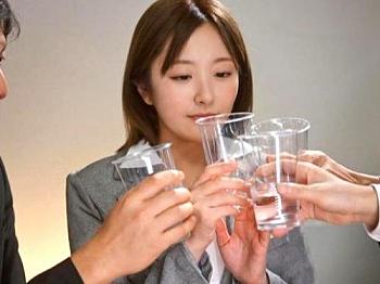 【輪姦レイプ】新人社員の研修合宿での教育が厳しくて恨まれてしまう美脚OL&hellip;酒を飲まされた凌辱強姦される女上司【エロドラマ