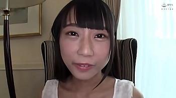 『清楚』香港生まれの日本大好きな美少女「春莉（シュンリー）」中国語と日本語を話すバイリンガル！通常は大手通訳会社で働くバ