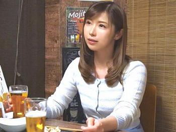 【連れ込み】相席居酒屋ナンパした40代美魔女美女人妻‼自宅お持ち帰りされ不倫するエロ浮気奥さんを隠しカメラで盗撮隠し撮り