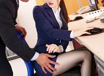 ＜凌辱＞※スーツ姿の美人OLに強制挿入&rarr;激ピスFUCk！黒パンストを破って着衣のまま犯されるお姉さんがヤバい&hellip;！！！