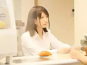 雑誌にも載ってるレベル高い喫茶店員をナンパして部屋に連れ込んじゃってるスゴイやつ！
