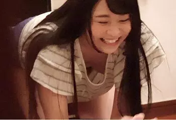 【姉姦】日頃から気になってた巨乳姉の胸チラにもう勃起の限界！押し倒してついに童貞チンポを入れてしまった一部始終