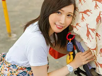 【マジックミラー号】超絶かわええ美魔女を人妻ナンパ!「外にいる夫と目が合う♡♡」NTR中出しからお掃除フェラへ【素人妻】