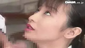 僕の学校にはスケベなセクシー教師がいてます&hellip;生徒の肉棒をこんなふうに！