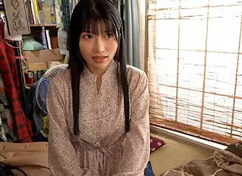 【不倫中出し】ボロアパートの四畳半で俺の教え子の川口○奈似の母親と&hellip;