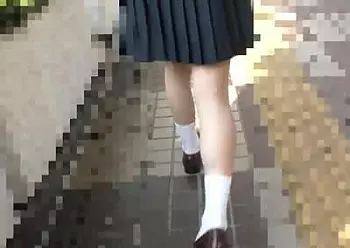 ※顔出しJK※『絶対に嫌っ&hellip;』大人しそうなロリ美少女に強制挿入して膣内射精するガチ痴漢