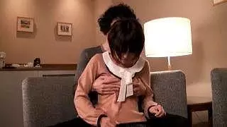 ホテルでパイパンの童顔な巨乳エロカワ小倉ゆずが久々のセックスで大興奮ｗ