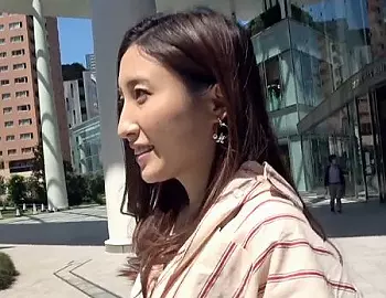 〖人妻ナンパ〗『私がしてあげる&hellip;&hearts;』ゆるふわ美人主婦がチ○ポにご奉仕の悶絶Fuck！中出し後も突き続けて連続絶頂ｗｗ