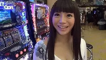 【素人ナンパ】ゲーセンいた美女をナンパ&rarr;清楚系なのにビッチで脱いだら爆乳パイパンそのままホテルで激ピストン＆ハメ撮り！