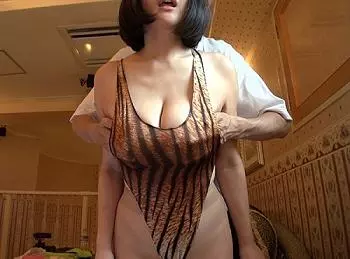 「イジメられたいです♡」ムチムチ超乳・巨乳おっぱいの痴女お姉さんにハイレグ水着を着せてハメ撮り！乳首勃起・アヘ顔アクメ！